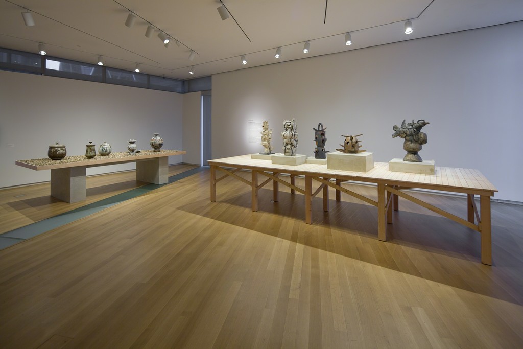 Installation view of 'Voulkos: The Breakthrough Years' Installation view of 'Voulkos: The Breakthrough Years'
