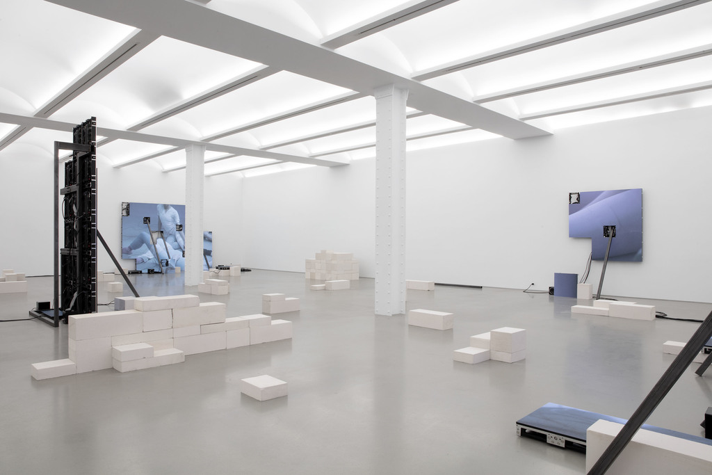 Jesper Just: Corporealités (installation image), 2020. Photo Courtesy of the artist and Perrotin. Jesper Just: Corporealités (installation image), 2020. Photo Courtesy of the artist and Perrotin.