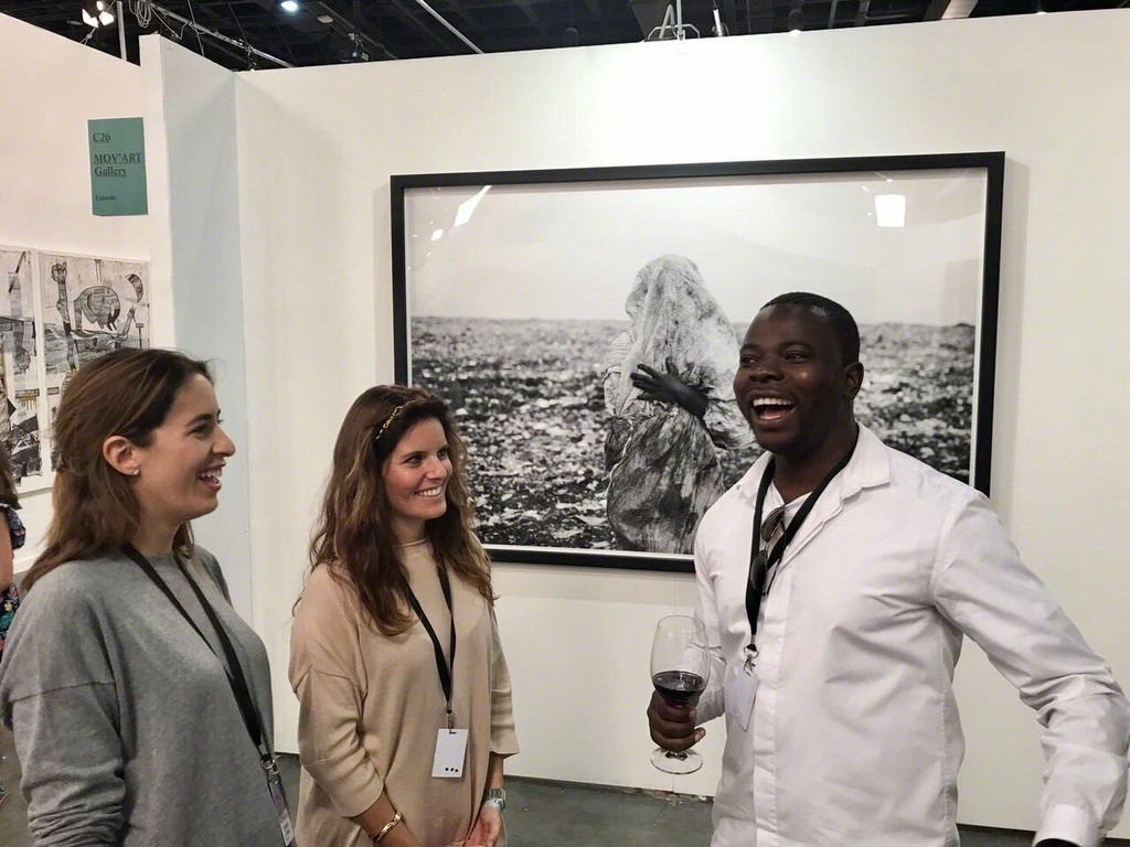 MOV'ART's Lauren Pozzo di Borgo and Janire Bilbao with artist Mário Macilau. MOV'ART's Lauren Pozzo di Borgo and Janire Bilbao with artist Mário Macilau.