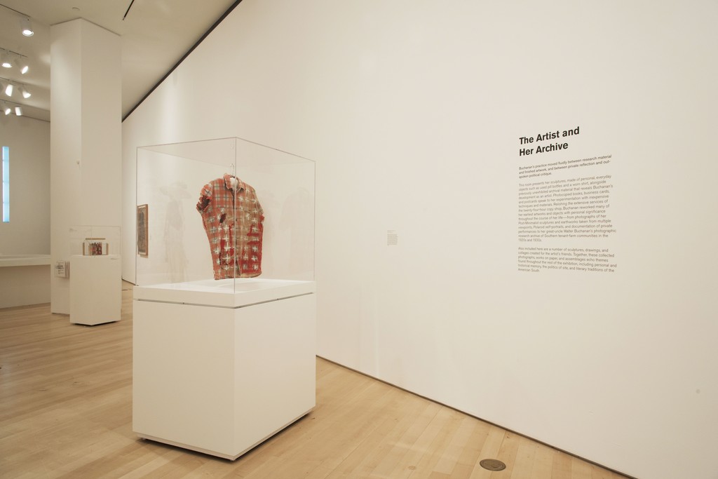 Installation view of "Beverly Buchanan—Ruins and Rituals" at Brooklyn Museum, Brooklyn (2016). Photo credit: Jonathan Dorado Installation view of "Beverly Buchanan—Ruins and Rituals" at Brooklyn Museum, Brooklyn (2016). Photo credit: Jonathan Dorado