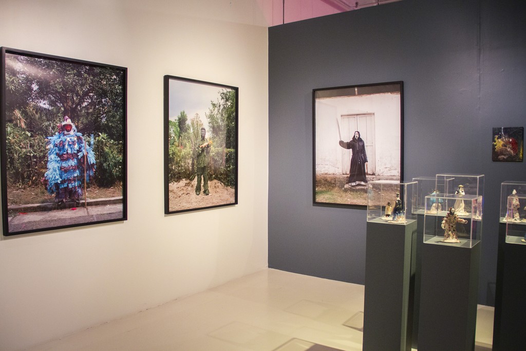 Alejandro García Contreras & Josée Pedneault, Nuevos dioses (installation view), 2014. "Horror en el Trópico" (2015) Alejandro García Contreras & Josée Pedneault, Nuevos dioses (installation view), 2014. "Horror en el Trópico" (2015)