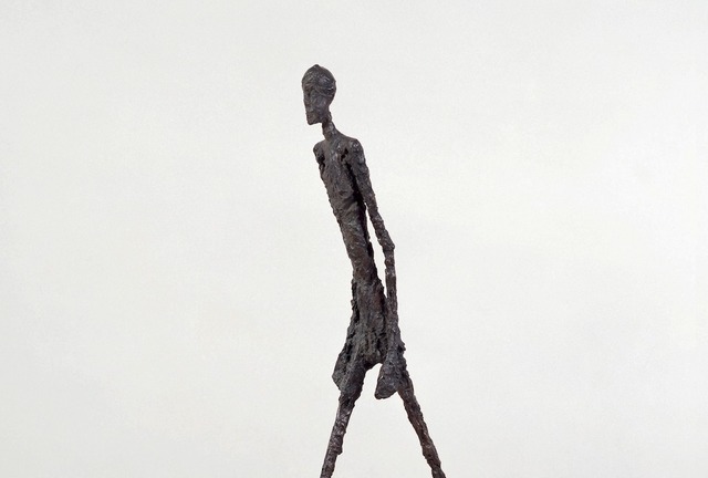 Fondation Giacometti - Figurine sur grand socle