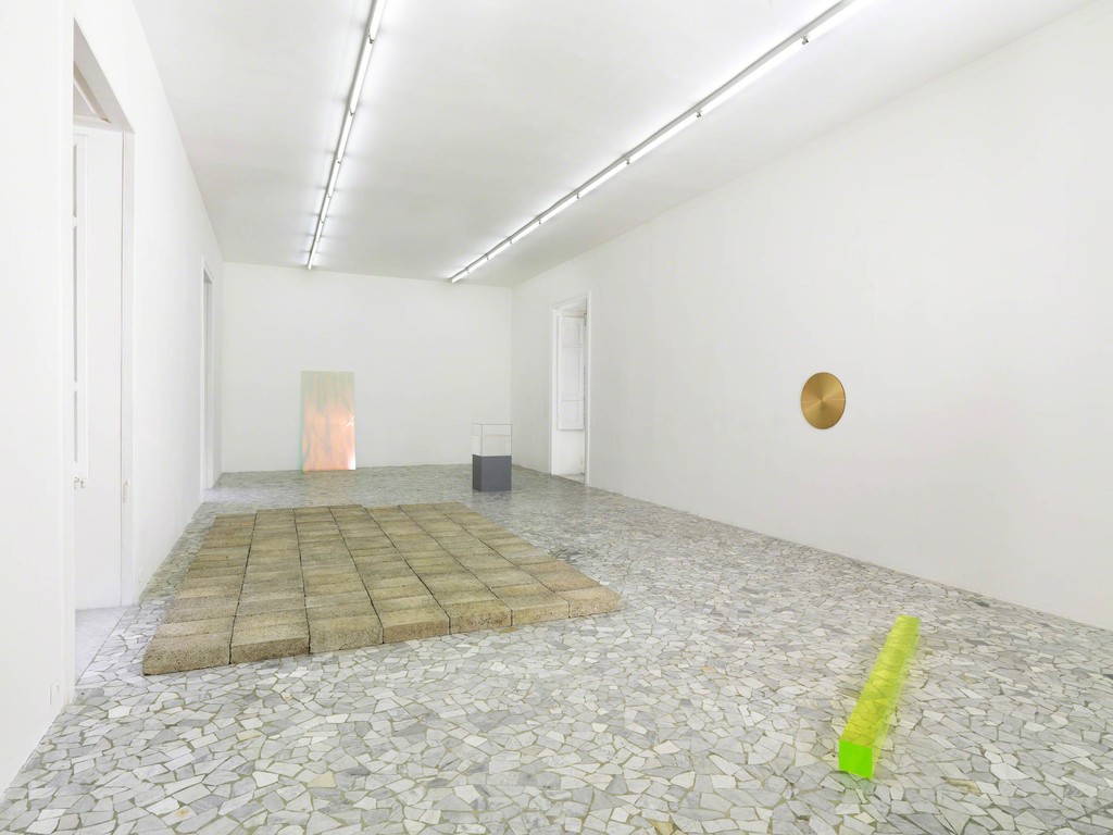 Ann Veronica Janssens - partial view of the exhibition - April 2012 - Galleria Alfonso Artiaco, Napoli Ann Veronica Janssens - partial view of the exhibition - April 2012 - Galleria Alfonso Artiaco, Napoli
