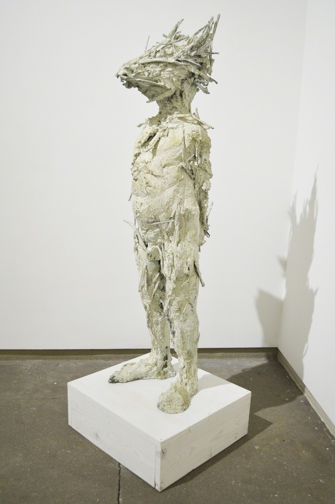 Nicola Hicks, Show me a man and I'll show you a boy, bronzo, 118.1 × 36.2 × 36.2 cm, 1996