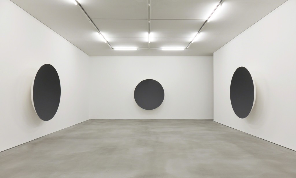 Anish Kapoor: Gathering Clouds installation view.
Photo by Keith Park.
Image provided by Kukje Gallery. Anish Kapoor: Gathering Clouds installation view.
Photo by Keith Park.
Image provided by Kukje Gallery.