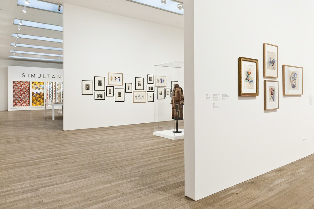 Installation view of Sonia Delaunay at Tate Modern. Courtesy of Tate Photography © Pracusa 2014083 Installation view of Sonia Delaunay at Tate Modern. Courtesy of Tate Photography © Pracusa 2014083