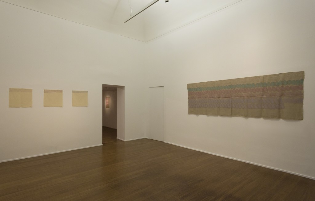 Giorgio Griffa : Esonerare il Mondo , To relieve the world– ABC-ARTE Contemporary art Gallery – 2015
Orizzontale 1975, 50 x 50 cm - 19 3/4 x 19 3/4 in, acrylic on cotton
Orizzontale 1975, 50 x 50 cm - 19 3/4 x 19 3/4 in, acrylic on cotton
Orizzontale 1975, 50 x 50 cm - 19 3/4 x 19 3/4 in, acrylic on cotton
Segni orizzontali policromo 1973, 100 x 293 cm - 39 3/8 x 115 3/8 in, acrylic on juta
www.abc-arte.com Giorgio Griffa : Esonerare il Mondo , To relieve the world– ABC-ARTE Contemporary art Gallery – 2015
Orizzontale 1975, 50 x 50 cm - 19 3/4 x 19 3/4 in, acrylic on cotton
Orizzontale 1975, 50 x 50 cm - 19 3/4 x 19 3/4 in, acrylic on cotton
Orizzontale 1975, 50 x 50 cm - 19 3/4 x 19 3/4 in, acrylic on cotton
Segni orizzontali policromo 1973, 100 x 293 cm - 39 3/8 x 115 3/8 in, acrylic on juta
www.abc-arte.com