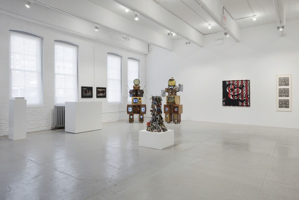 Installation view, ‘A Luta Continua: The Sylvio Perlstein Collection,’ Hauser & Wirth New York, 22nd Street, April 26 – July 27, 2018
Photo: Timothy Doyon Installation view, ‘A Luta Continua: The Sylvio Perlstein Collection,’ Hauser & Wirth New York, 22nd Street, April 26 – July 27, 2018
Photo: Timothy Doyon