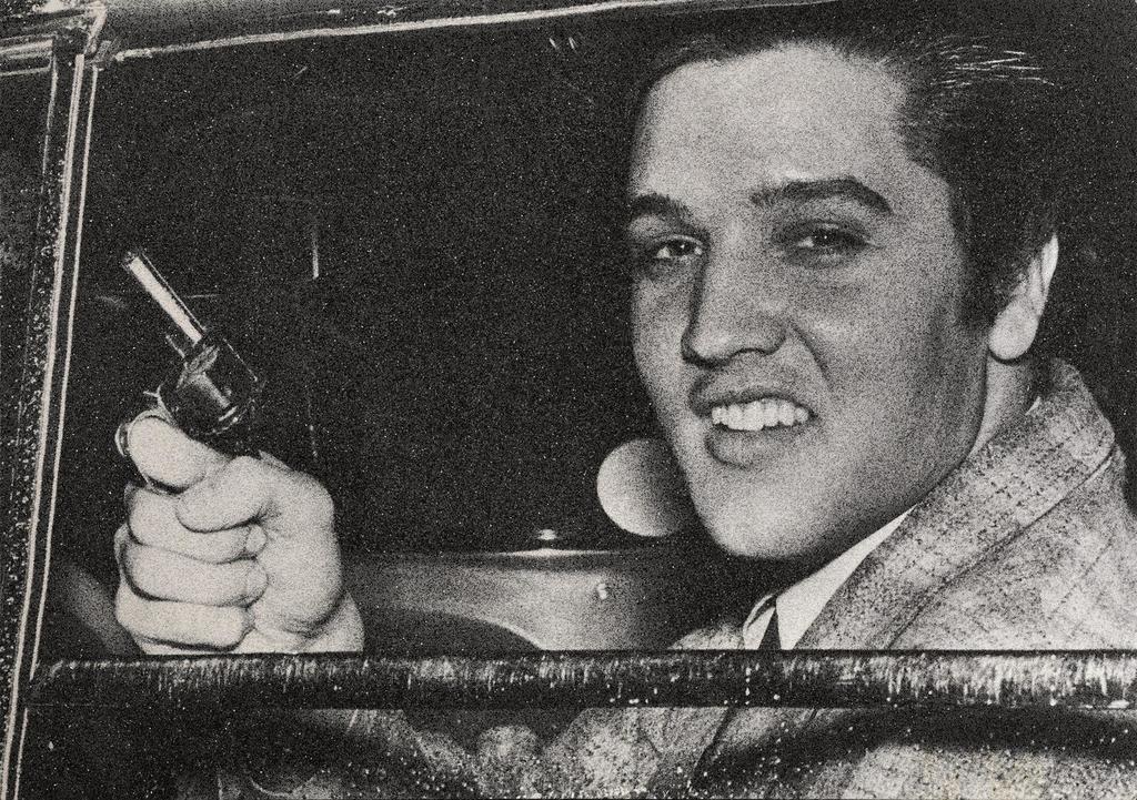 Russell Young - ELVIS PISTOL