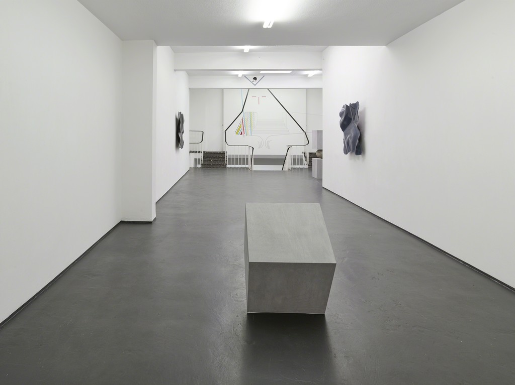 Jose Dávila, Nic Hess, Arcangelo Sassolino – Sign o' the Times
April 01, 2017 – June 17, 2017
Installation view Jose Dávila, Nic Hess, Arcangelo Sassolino – Sign o' the Times
April 01, 2017 – June 17, 2017
Installation view