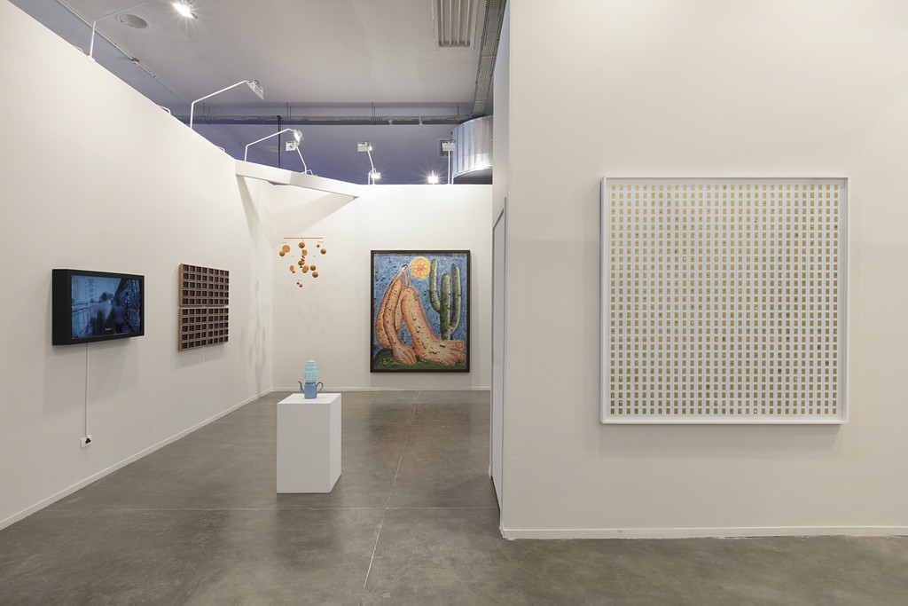 SP-Arte 2018 -- Galeria Nara Roesler -- booth J1 -- photo Everton Ballardin © the artist and Galeria Nara Roesler SP-Arte 2018 -- Galeria Nara Roesler -- booth J1 -- photo Everton Ballardin © the artist and Galeria Nara Roesler