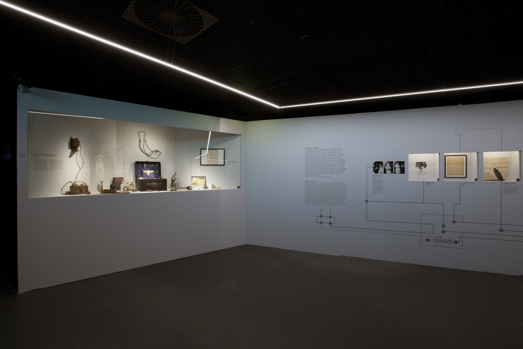 Musée du quai Branly. Installation view of "Persona, étrangement humain". January 26 - November 13, 2016 © musée du quai Branly, photo Gautier Deblonde Musée du quai Branly. Installation view of "Persona, étrangement humain". January 26 - November 13, 2016 © musée du quai Branly, photo Gautier Deblonde