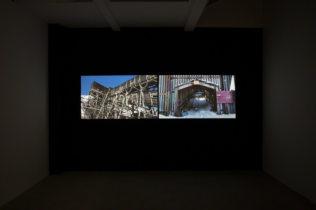 Ali Kazma, NORTH, 2017, HD video 2- channel, synchronised with sound, 5:10 min., installation view photo Wytske van Keulen Ali Kazma, NORTH, 2017, HD video 2- channel, synchronised with sound, 5:10 min., installation view photo Wytske van Keulen