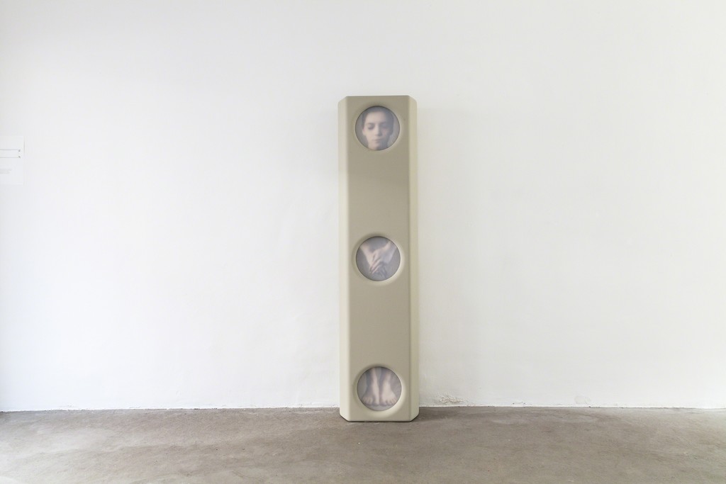 Michael Volkmer: installation view, "housing #1" / Eva-Marie, 2015 | 180 x 40 x 35 cm, MDF, mixed method | image: ©dasesszimmer Michael Volkmer: installation view, "housing #1" / Eva-Marie, 2015 | 180 x 40 x 35 cm, MDF, mixed method | image: ©dasesszimmer