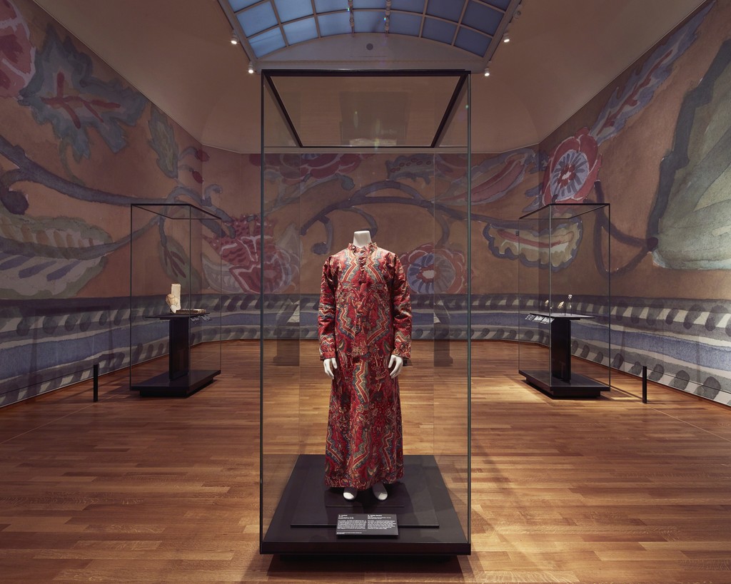 Installation view, "Asia > Amsterdam," Gallery 6. Rijksmuseum, Amsterdam (2015) Photo: Erik Smits Installation view, "Asia > Amsterdam," Gallery 6. Rijksmuseum, Amsterdam (2015) Photo: Erik Smits
