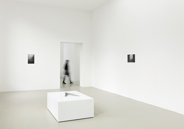 Susan Philipsz installation view Kunstverein Hannover, 2016 photo: Raimund Zakowski Courtesy Galerie Isabella Bortolozzi, Berlin and Tanya Bonakdar Gallery, New York Susan Philipsz installation view Kunstverein Hannover, 2016 photo: Raimund Zakowski Courtesy Galerie Isabella Bortolozzi, Berlin and Tanya Bonakdar Gallery, New York