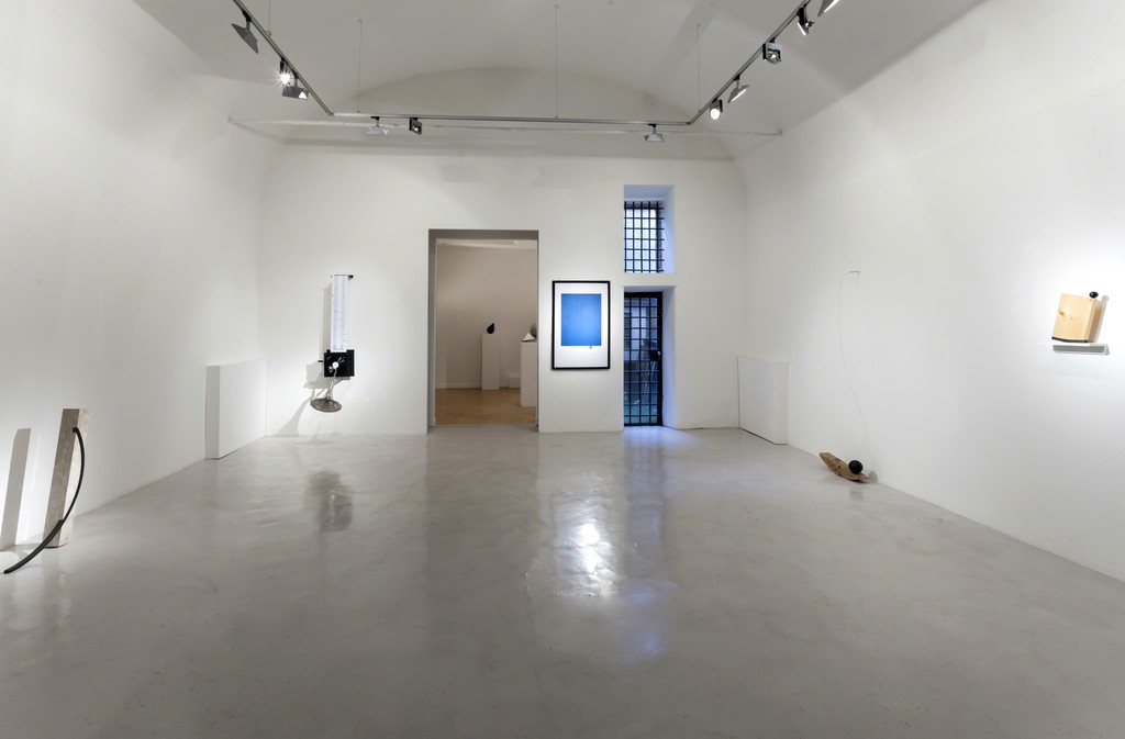 Installation view Emmanuele De Ruvo "Meta-Phora, from thePhysical to the Moral" Installation view Emmanuele De Ruvo "Meta-Phora, from thePhysical to the Moral"