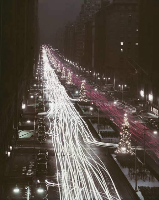 Slim Aarons, ‘Christmas Traffic’, 1953, IFAC Arts