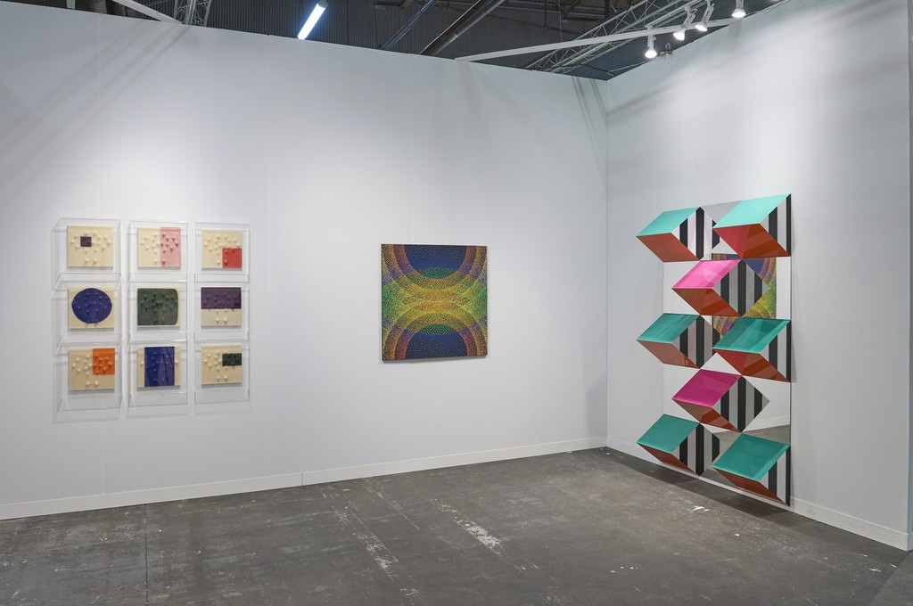 Galeria Nara Roesler, The Armory Show, 2019 -- installation view -- photo © Edward Daniel -- courtesy of the artist and Galeria Nara Roesler Galeria Nara Roesler, The Armory Show, 2019 -- installation view -- photo © Edward Daniel -- courtesy of the artist and Galeria Nara Roesler