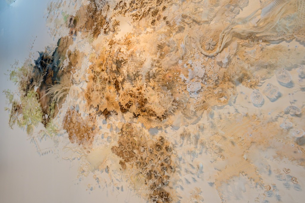 "Cartographie Feminine" Detail, Mixed Media, Griselle Gaudnik.
Photo : Nuurs Ortiz "Cartographie Feminine" Detail, Mixed Media, Griselle Gaudnik.
Photo : Nuurs Ortiz