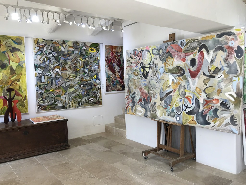 Several pieces including 'Oracle' and 'Criollo'. Several pieces including 'Oracle' and 'Criollo'.