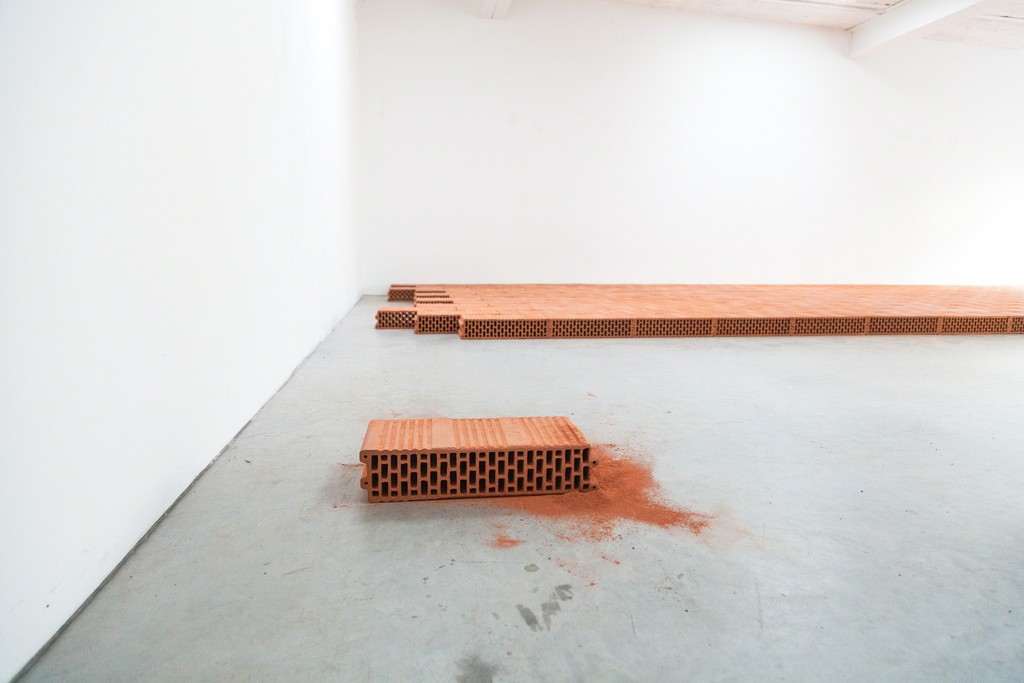 Perrine Lacroix, "Mauer #2", 200 bricks, 2013 (detail) | image: ©dasesszimmer Perrine Lacroix, "Mauer #2", 200 bricks, 2013 (detail) | image: ©dasesszimmer