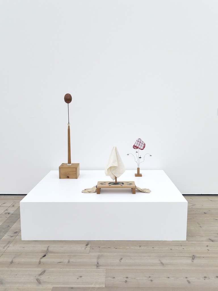 Installation view of "B. Wurtz Selected Works 1970-2015." Foto: John McKenzie © BALTIC Centre for Contemporary Art Installation view of "B. Wurtz Selected Works 1970-2015." Foto: John McKenzie © BALTIC Centre for Contemporary Art
