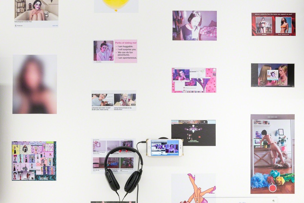 Installation view of Molly Soda ‘Me and My Gurls’ at Annka Kultys Gallery, London 2018. Photo: Annka Kultys Gallery (Damian Griffiths) Installation view of Molly Soda ‘Me and My Gurls’ at Annka Kultys Gallery, London 2018. Photo: Annka Kultys Gallery (Damian Griffiths)