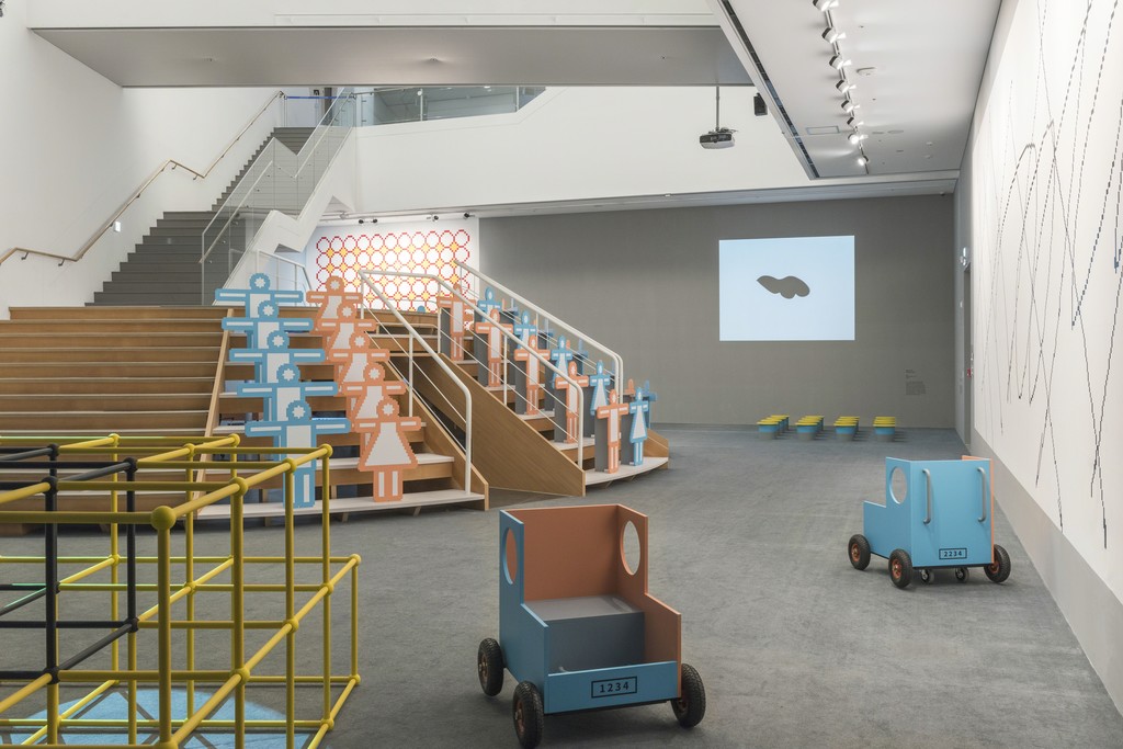 Hong Seung-Hye in Point·Line·Plane at the Buk Seoul Museum of Art installation view, 2016. Image provided by Kukje Gallery. Hong Seung-Hye in Point·Line·Plane at the Buk Seoul Museum of Art installation view, 2016. Image provided by Kukje Gallery.