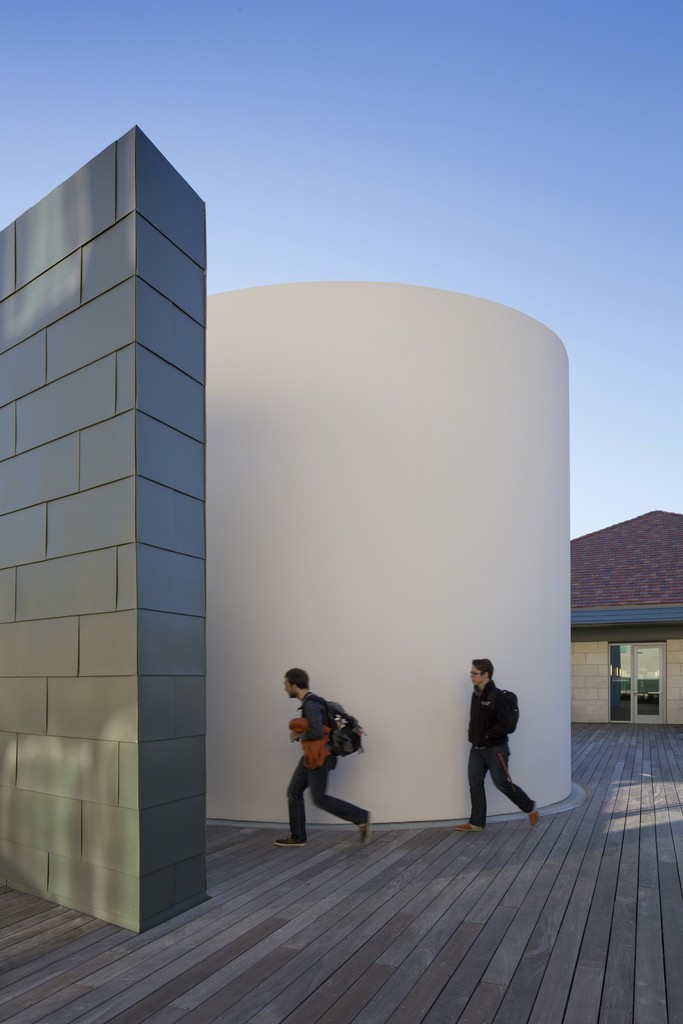 James Turrell, The Color Inside, 2013. Photo by Paul Bardagjy. Courtesy of Landmarks, the public art program of The University of Texas at Austin. James Turrell, The Color Inside, 2013. Photo by Paul Bardagjy. Courtesy of Landmarks, the public art program of The University of Texas at Austin.