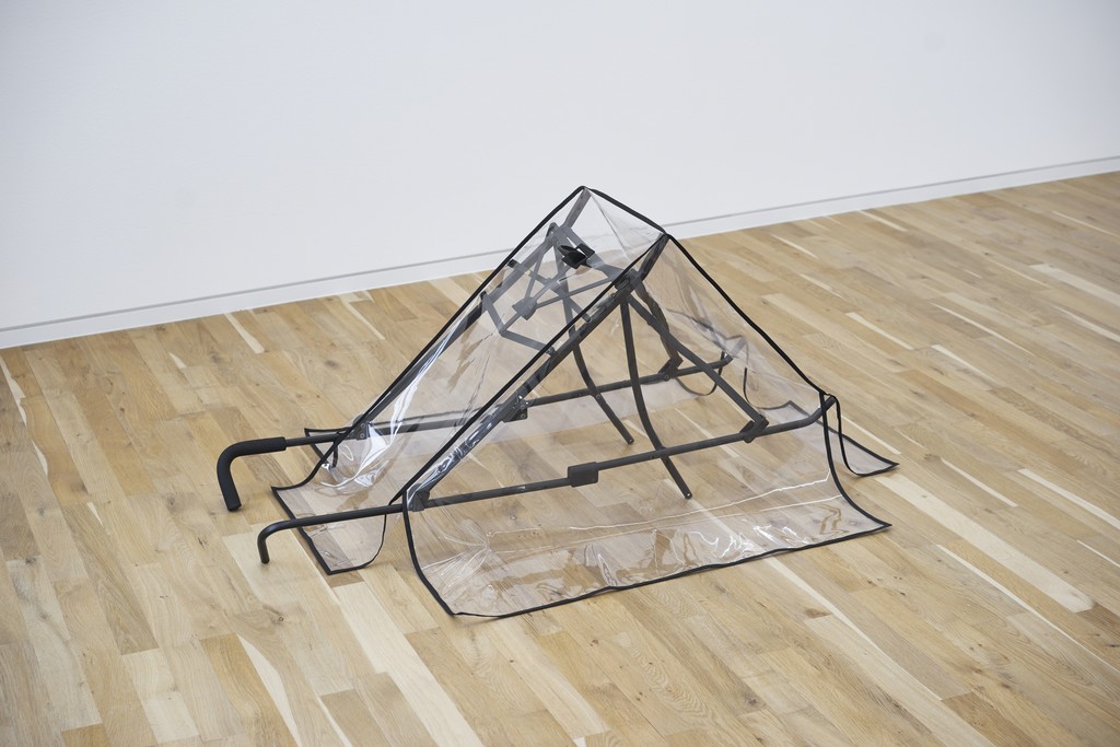 Exhibition view, Arbeiten Gehen: Eine Ausstellung der Galerie BRD, Christin Kaiser, Jahn und Jahn, 2017 Exhibition view, Arbeiten Gehen: Eine Ausstellung der Galerie BRD, Christin Kaiser, Jahn und Jahn, 2017