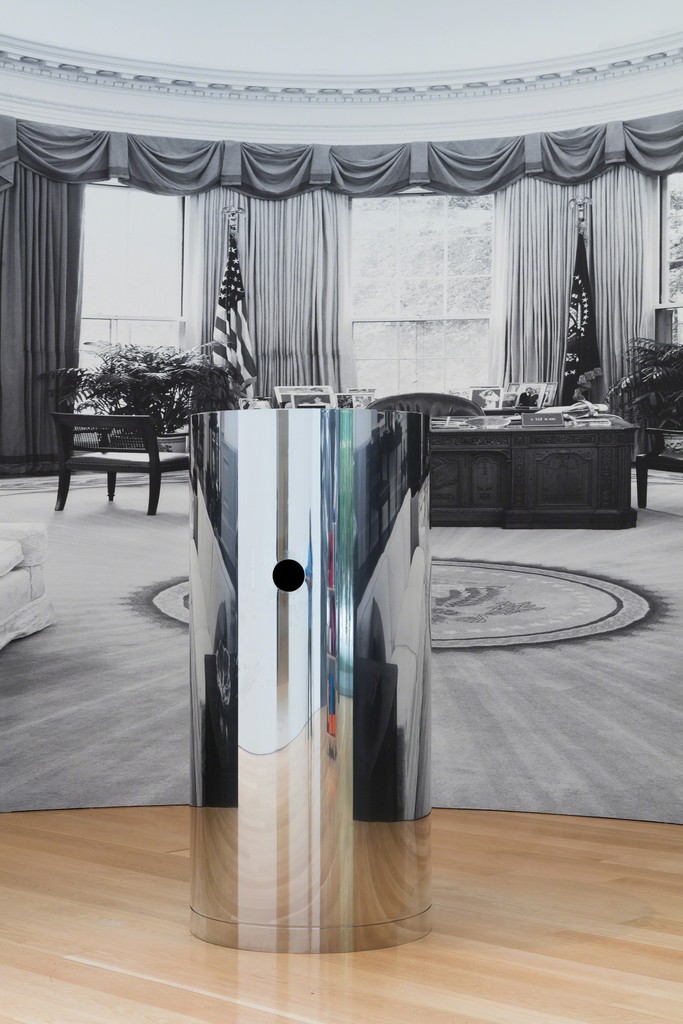 Installation view, Kathryn Andrews: Run for President, Nasher Sculpture Center, September 10, 2016 - January 08, 2017. Photo: Kevin Todora. Installation view, Kathryn Andrews: Run for President, Nasher Sculpture Center, September 10, 2016 - January 08, 2017. Photo: Kevin Todora.