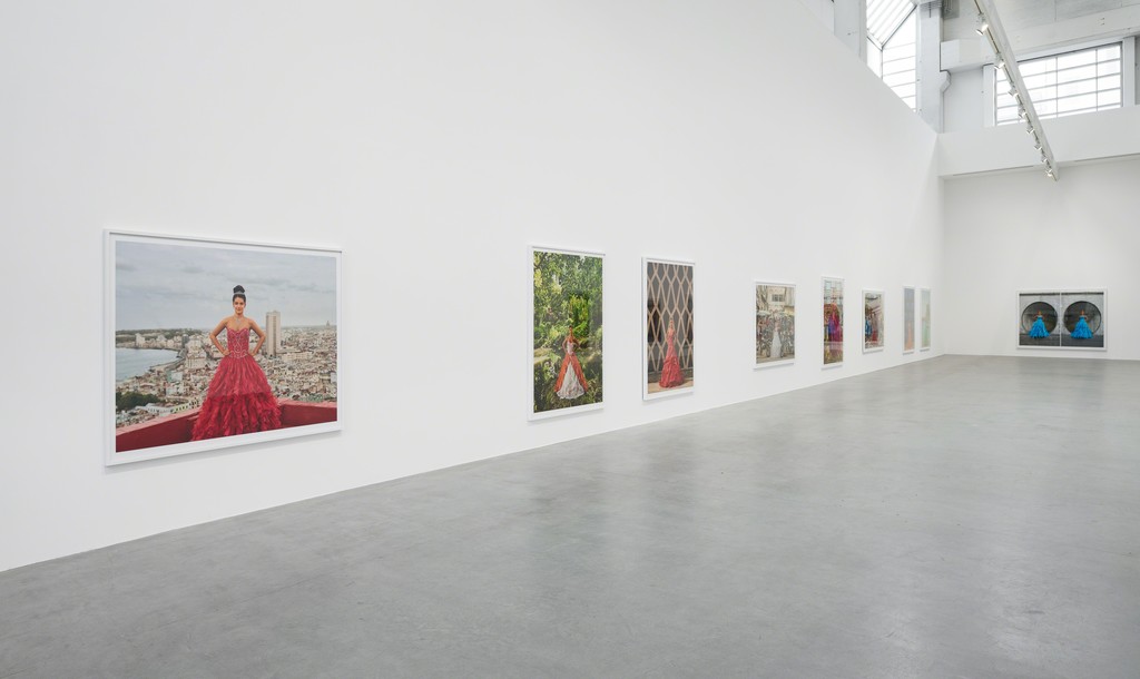 Frank Thiel, Quinceañeras, Installation Views, 2018, Courtesy the artist and Blain|Southern, Photo: Trevor Good Frank Thiel, Quinceañeras, Installation Views, 2018, Courtesy the artist and Blain|Southern, Photo: Trevor Good