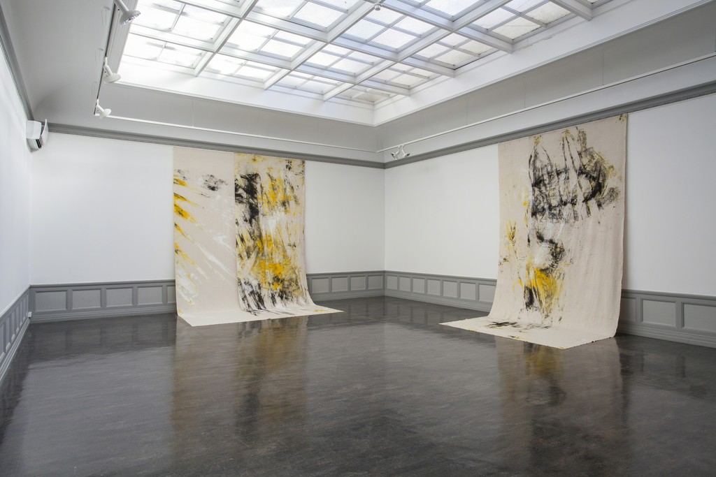 Jessica Warboys: Topo Scenic, Sea Painting 1 and 2, Vigdelstranden, 2016. Photo: Maya Økland / Kunsthall Stavanger. Jessica Warboys: Topo Scenic, Sea Painting 1 and 2, Vigdelstranden, 2016. Photo: Maya Økland / Kunsthall Stavanger.