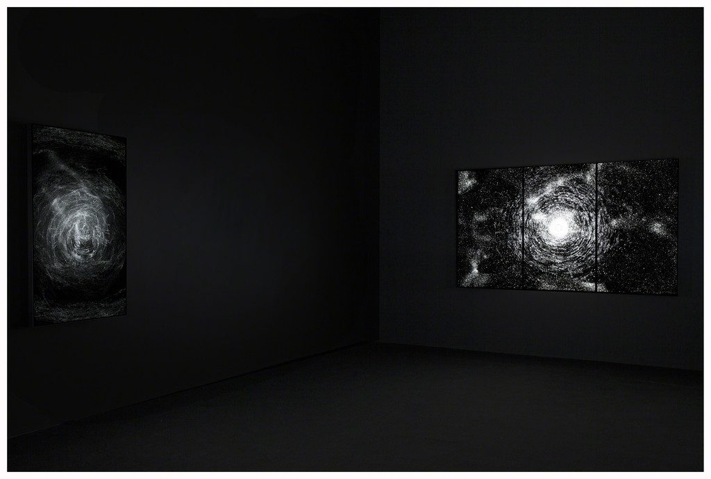 Installation view, Leo Villareal, Pace Gallery, May 4 – June 17, 2017. Photography by Mark Waldhauser. © Leo Villareal, courtesy Pace Gallery Installation view, Leo Villareal, Pace Gallery, May 4 – June 17, 2017. Photography by Mark Waldhauser. © Leo Villareal, courtesy Pace Gallery