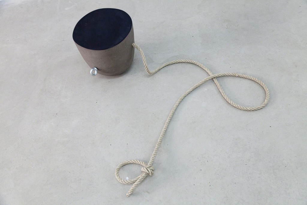 Magdalena Gerber, "Tischboje", 2013, ceramic, unique copy | image: ©dasesszimmer Magdalena Gerber, "Tischboje", 2013, ceramic, unique copy | image: ©dasesszimmer