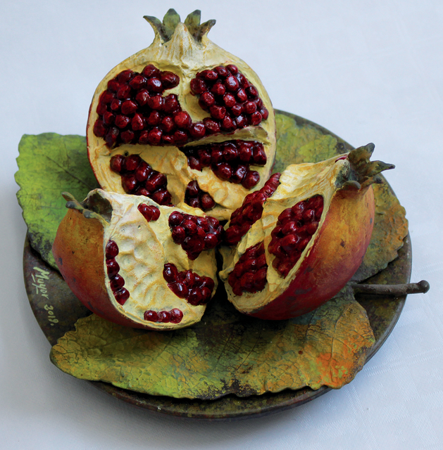 Rafael Muyor, ‘ plate with cut pomegranate’, 2019, Sculpture, Bronze, Galería Marita Segovia