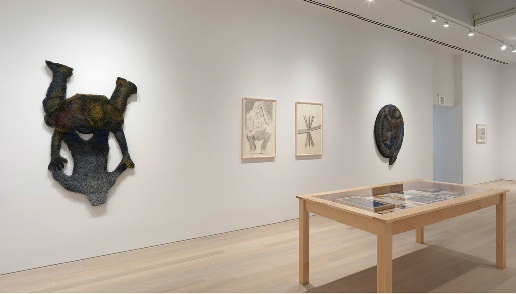 Installation view. Artwork © 2019 Richard Artschwager / Artists Rights Society (ARS), New York. Photo: Rob McKeever. Courtesy Gagosian. Installation view. Artwork © 2019 Richard Artschwager / Artists Rights Society (ARS), New York. Photo: Rob McKeever. Courtesy Gagosian.