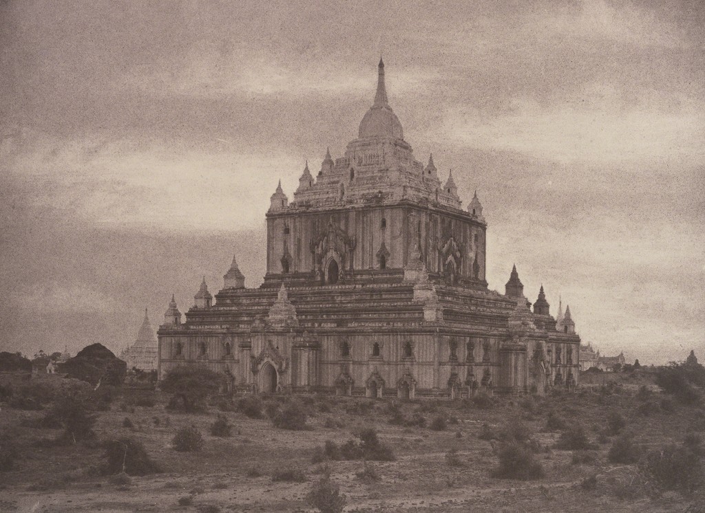 Linnaeus Tripe, 'Pugahm Myo: Thapinyu Pagoda, August 20-24, 1855' Image © The Metropolitan Museum of Art Linnaeus Tripe, 'Pugahm Myo: Thapinyu Pagoda, August 20-24, 1855' Image © The Metropolitan Museum of Art