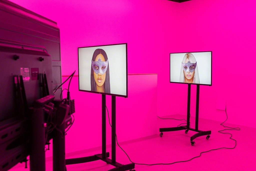 Installation view of !Mediengruppe Bitnik ‘Are You Online Now?’ at Annka Kultys Gallery, London 2017. Photo: Annka Kultys Gallery (Damian Griffiths) Installation view of !Mediengruppe Bitnik ‘Are You Online Now?’ at Annka Kultys Gallery, London 2017. Photo: Annka Kultys Gallery (Damian Griffiths)