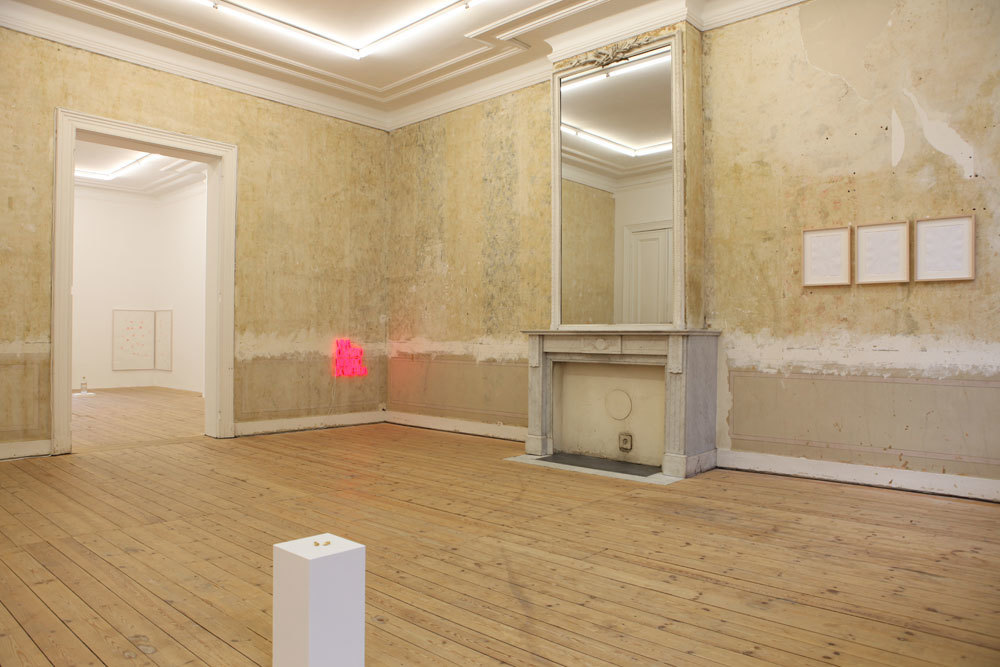 Installation shot Serena Fineschi "After the Party" Installation shot Serena Fineschi "After the Party"