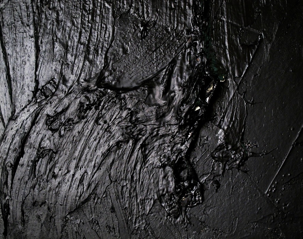 Wall Run, 2016
Wooden construction, PVA glue,
tar, plywood, Photo: Irit Tamari Wall Run, 2016
Wooden construction, PVA glue,
tar, plywood, Photo: Irit Tamari