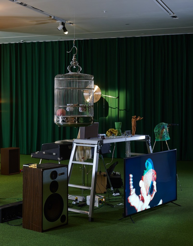 Galaxy, The Continental Drift Club, not 8Hz, 2017, Mixed media, 428x196x126cm
Photo Kiyong NAM©Fondation d’entreprise Hermès Galaxy, The Continental Drift Club, not 8Hz, 2017, Mixed media, 428x196x126cm
Photo Kiyong NAM©Fondation d’entreprise Hermès