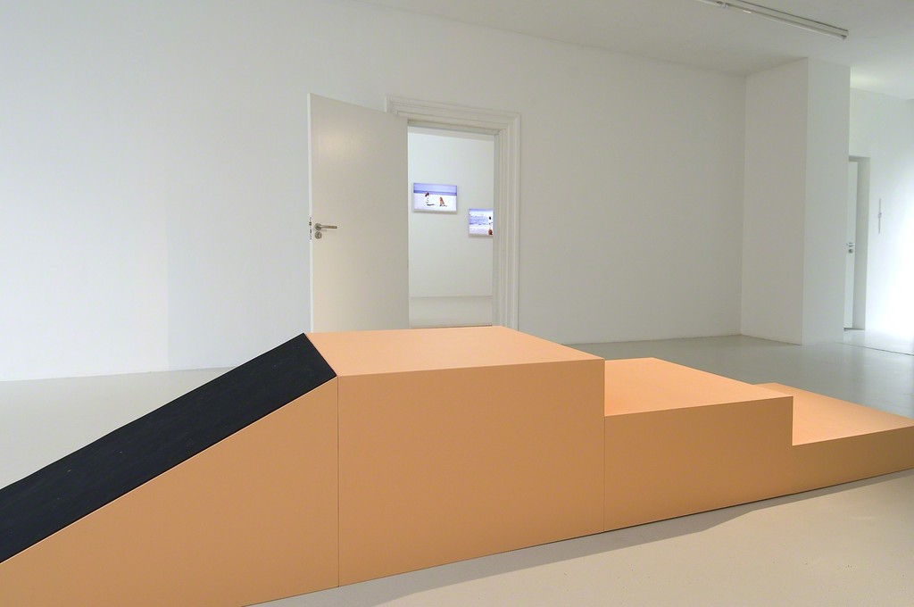 Emily Kocken, Left Again Left Again, Installation, 2015 Emily Kocken, Left Again Left Again, Installation, 2015