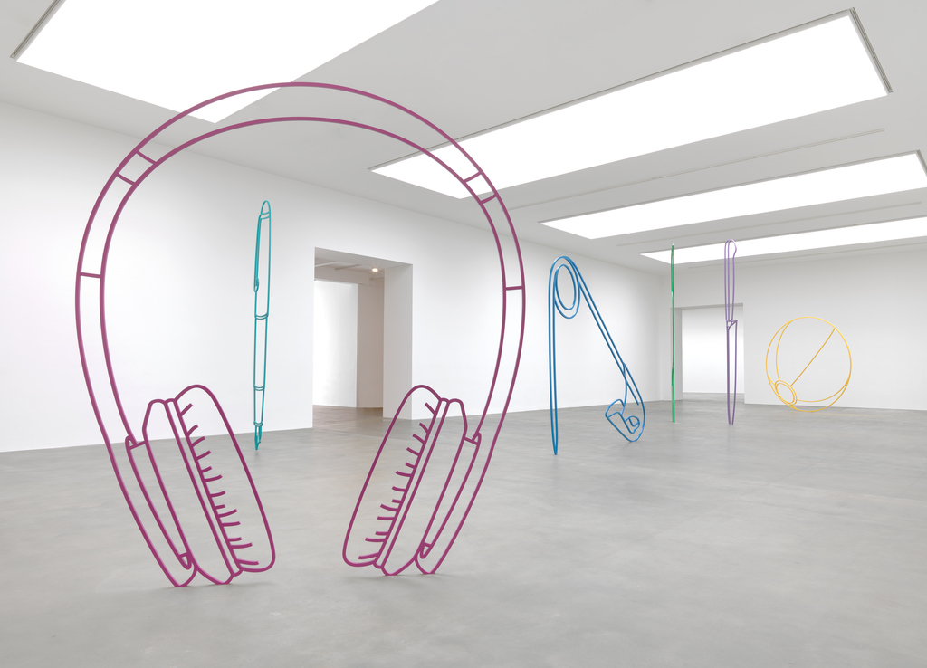 Artwork © Michael Craig-Martin. Photo: Mike Bruce. Courtesy the artist and Gagosian. Artwork © Michael Craig-Martin. Photo: Mike Bruce. Courtesy the artist and Gagosian.