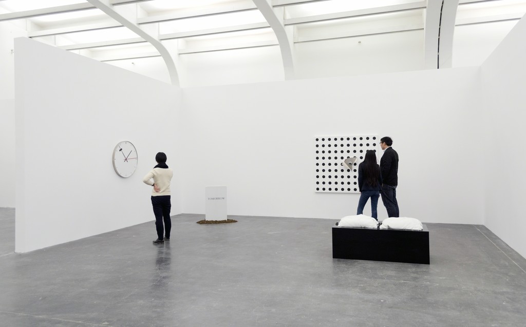 Installation view of "Elmgreen & Dragset: The Well Fair" Photo: Ryan Thayer. Courtesy Studio Elmgreen & Dragset Installation view of "Elmgreen & Dragset: The Well Fair" Photo: Ryan Thayer. Courtesy Studio Elmgreen & Dragset