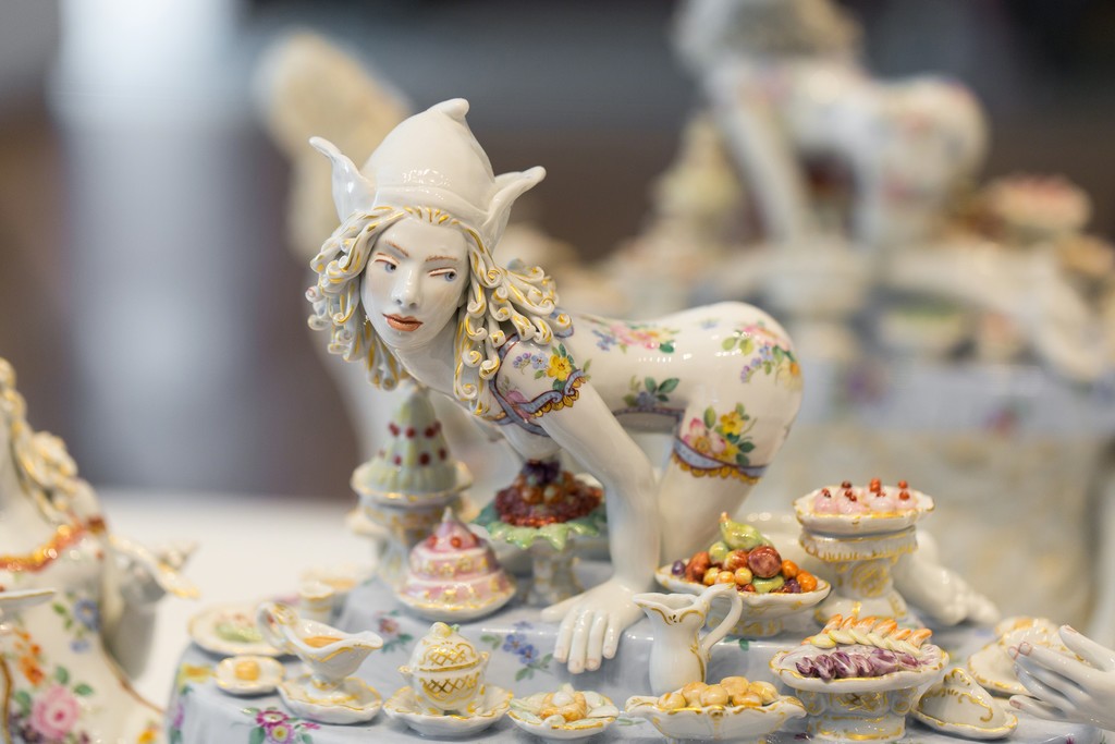 Installation view of 'Chris Antemann: Forbidden Fruit', 2016. Photo by Jenna Bascom. Courtesy of the Museum of Arts and Design. Installation view of 'Chris Antemann: Forbidden Fruit', 2016. Photo by Jenna Bascom. Courtesy of the Museum of Arts and Design.