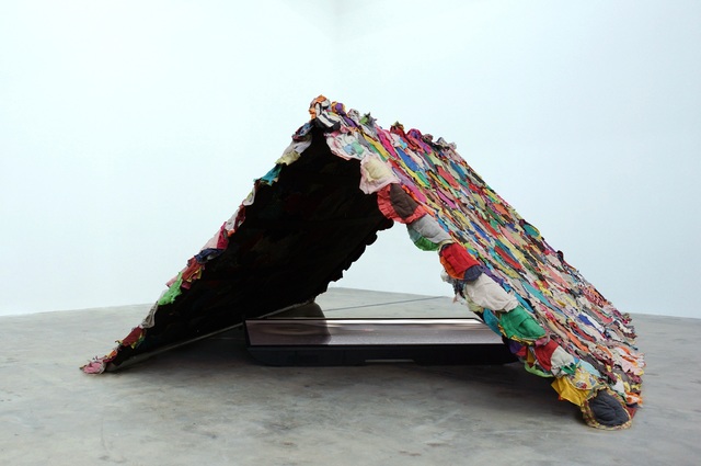 Poklong Anading, ‘Bandilang Basahan (vol. IV)’, 2017, Sundaram Tagore Gallery