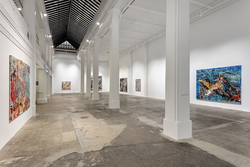 Installation view ‘Mark Bradford. New Works,’ Hauser & Wirth Los Angeles, 2018 © Mark Bradford Courtesy the artist and Hauser & Wirth Photo: Joshua White Installation view ‘Mark Bradford. New Works,’ Hauser & Wirth Los Angeles, 2018 © Mark Bradford Courtesy the artist and Hauser & Wirth Photo: Joshua White