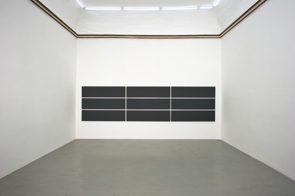 Alan Charlton - partial view of the exhibition - February 2013 - Galleria Alfonso Artiaco, Napoli Alan Charlton - partial view of the exhibition - February 2013 - Galleria Alfonso Artiaco, Napoli